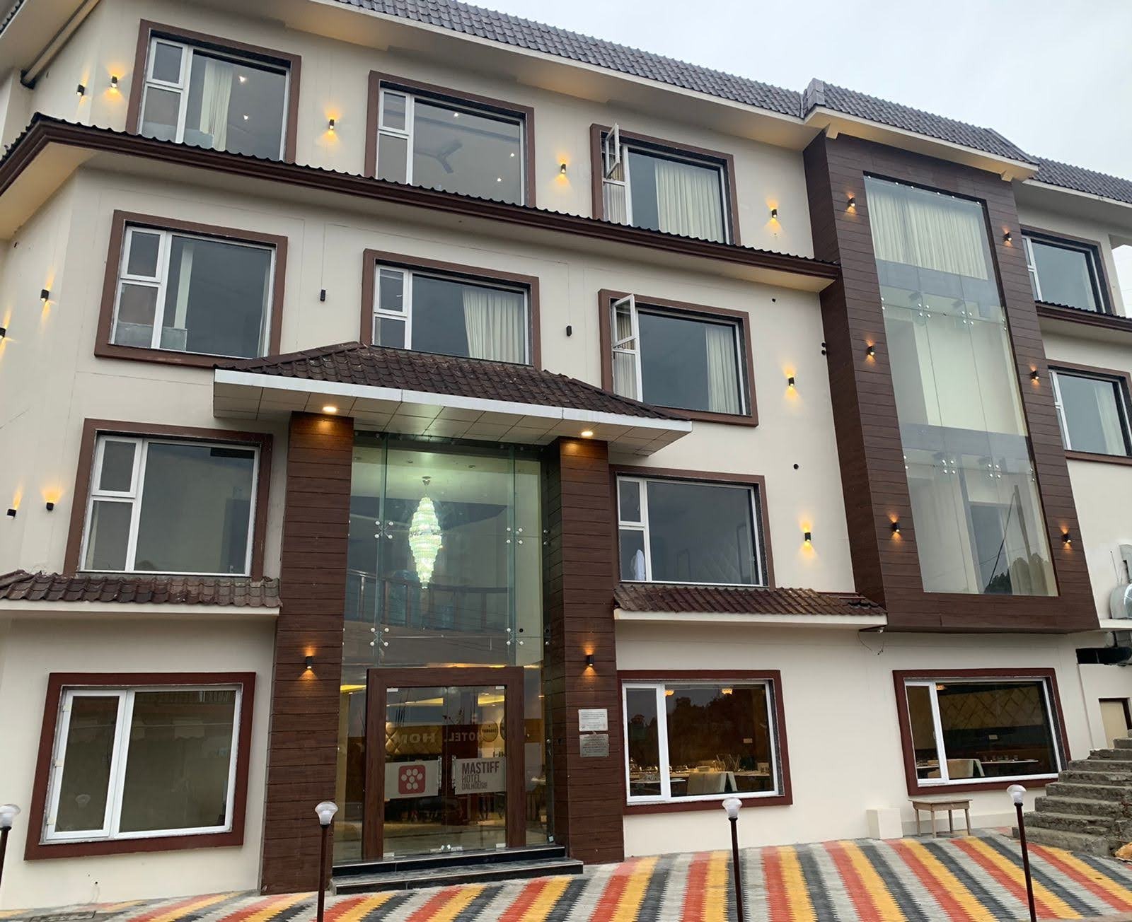 MASTIFF HOTEL DALHOUSIE